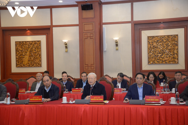 Tổng Bí thư chủ trì cuộc họp của Bộ Chính trị với lãnh đạo TP.HCM
