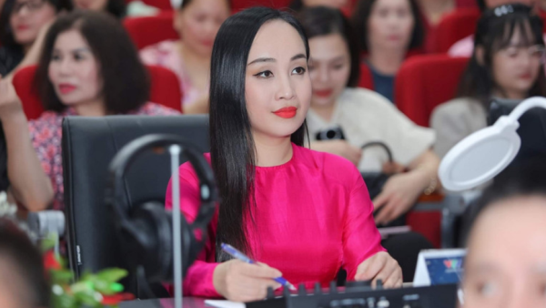 Chuyện về nữ NSƯT trẻ nhất nhì Việt Nam sắp được phong Nghệ sĩ Nhân dân
