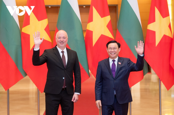 Chủ tịch Quốc hội hai nước Việt Nam và Bulgaria hội đàm
