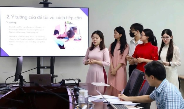  Sinh viên chế tạo máy in cho học sinh khiếm thị