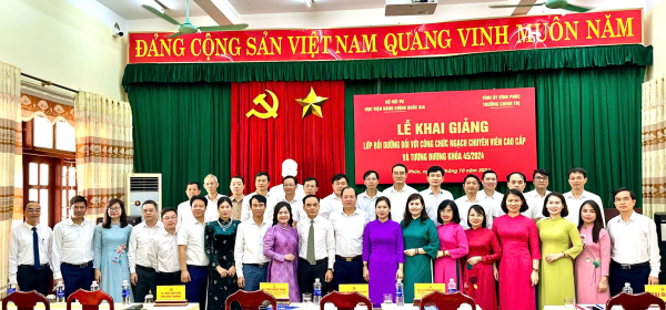 Khai giảng lớp bồi dưỡng công chức ngạch chuyên viên cao cấp và tương đương