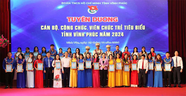 Phát huy vai trò tiên phong, gương mẫu của cán bộ, công chức, viên chức trẻ trong công tác tham mưu và thực thi công vụ