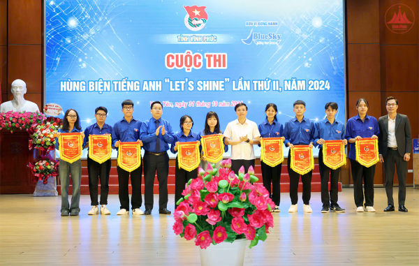 Cuộc thi hùng biện tiếng Anh Let’s Shine lần thứ II