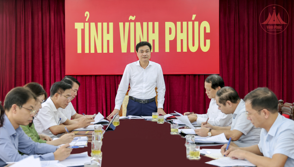 Thẩm tra báo cáo, dự thảo nghị quyết về hỗ trợ học phí cho học sinh