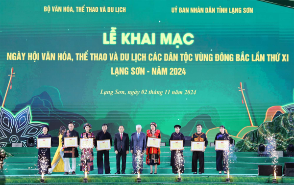 Khai mạc Ngày hội Văn hóa, thể thao và du lịch các dân tộc vùng Đông Bắc lần thứ XI