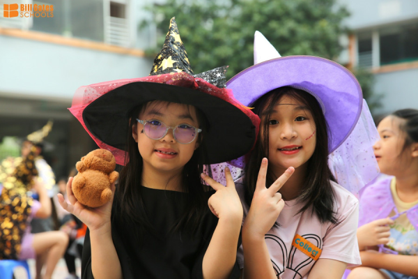 Học sinh trau dồi khả năng tiếng Anh qua lễ hội Halloween