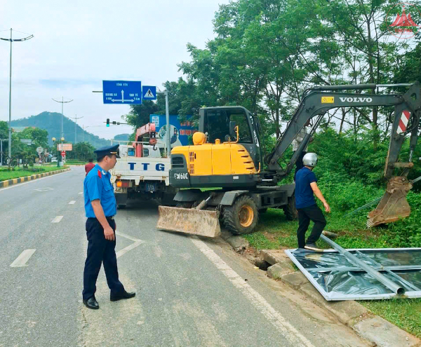 Giải tỏa vi phạm hành lang an toàn giao thông