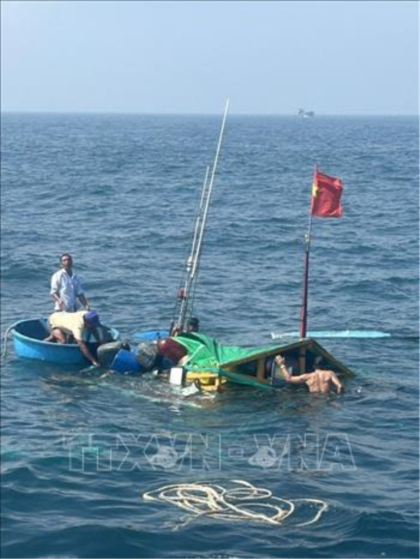 Va chạm tàu trên vùng biển Quảng Ngãi: Một người tử vong, hai người mất tích