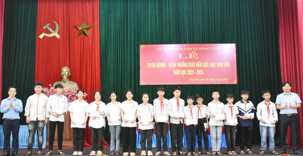 720 lượt học sinh, giáo viên xã Đồng Văn được tuyên dương, khen thưởng