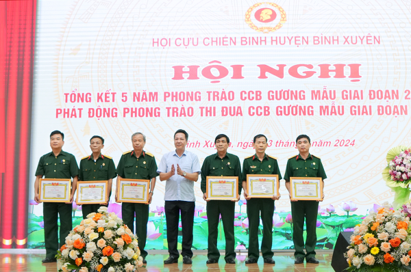 Cựu chiến binh huyện Bình Xuyên gương mẫu thực hiện phong trào thi đua