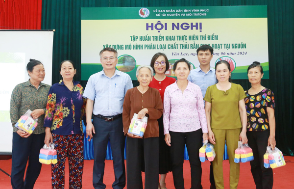 Tập huấn phân loại rác thải rắn sinh hoạt tại nguồn