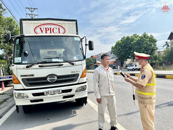 Xử lý nghiêm vi phạm trật tự an toàn giao thông