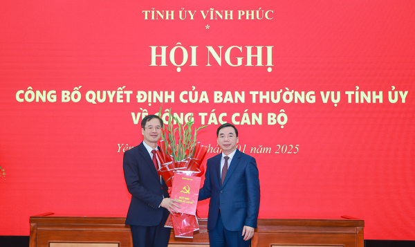 Đồng chí Lại Hữu Tuyển giữ chức Bí thư Huyện ủy Yên Lạc