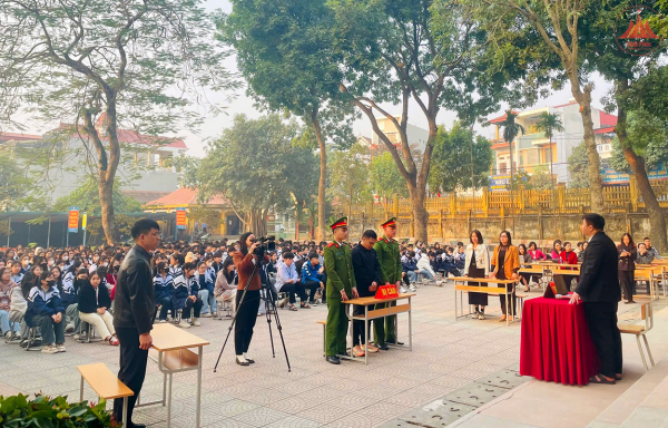 "Phiên tòa giả định" tuyên truyền pháp luật về pháo nổ và vi phạm quy định về giao thông đường bộ