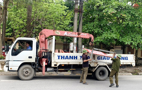 Tam Dương quyết liệt giải tỏa hành lang an toàn giao thông