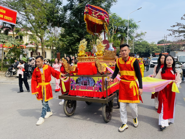 Tưng bừng lễ hội Đình làng Gẩu