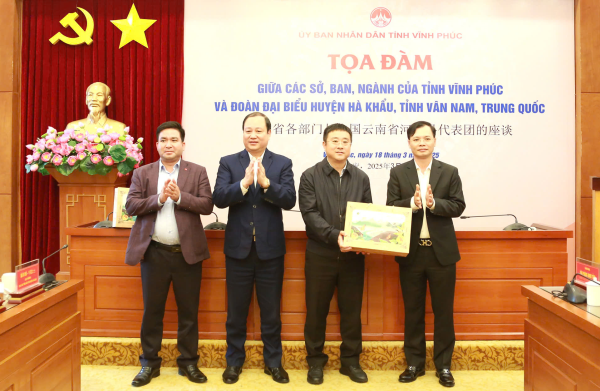 Tọa đàm giữa tỉnh Vĩnh Phúc và Đoàn đại biểu huyện Hà Khẩu, tỉnh Vân Nam (Trung Quốc)