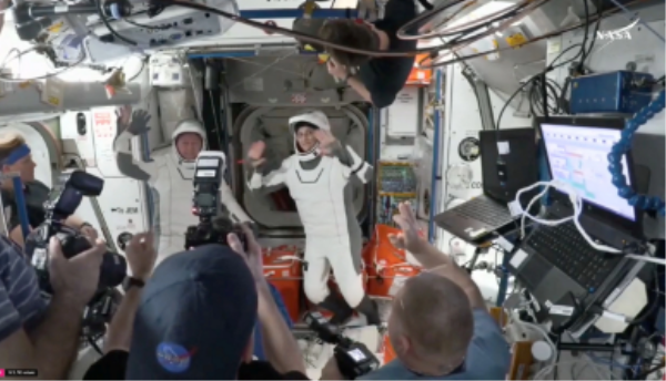 Hai phi hành gia NASA về đến trái đất sau hơn 9 tháng mắc kẹt trên ISS