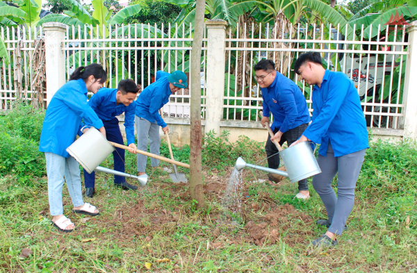 Tăng cường đoàn kết, tập hợp thanh niên