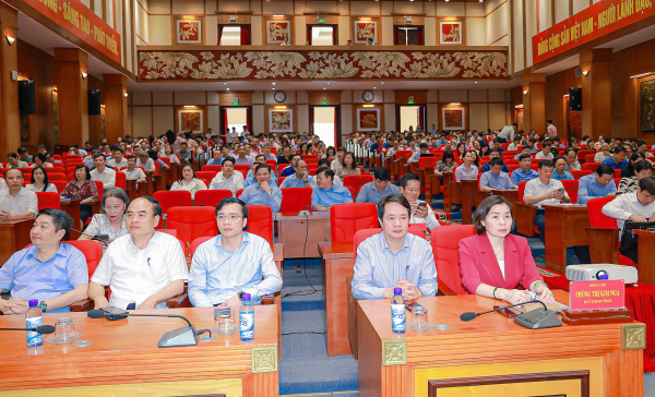 Tập huấn kiến thức, kỹ năng sử dụng AI