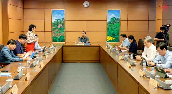 Đại biểu Quốc hội tỉnh thảo luận tổ một số dự án luật quan trọng