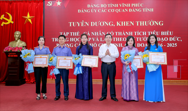 Tổng kết 10 năm thực hiện Chỉ thị 05 của Bộ Chính trị về “Đẩy mạnh học tập và làm theo tư tưởng, đạo đức, phong cách Hồ Chí Minh”
