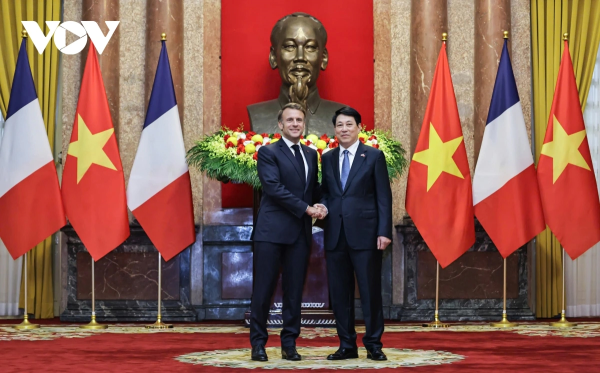 Chủ tịch nước Lương Cường chủ trì lễ đón Tổng thống Pháp Emmanuel Macron