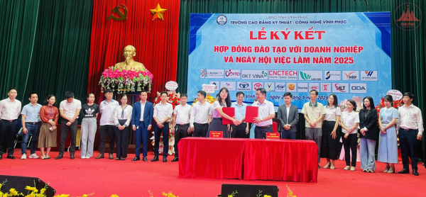 Trường cao đẳng Kỹ thuật - Công nghệ Vĩnh Phúc ký kết hợp đồng đào tạo với hơn 20 doanh nghiệp