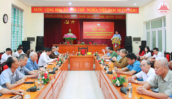 Gặp mặt đại biểu các tôn giáo, người có uy tín trong đồng bào dân tộc thiểu số