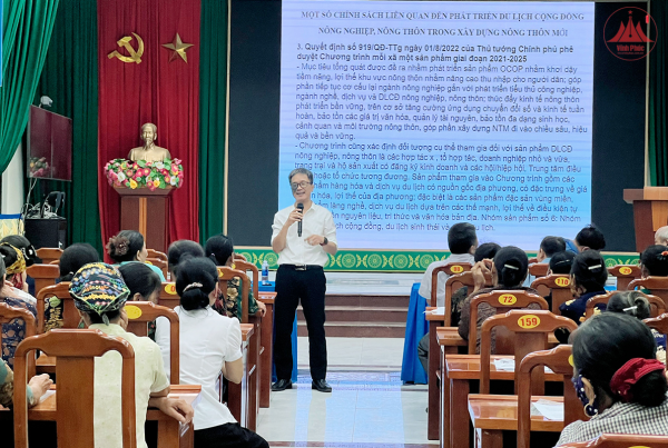 Tập huấn phát triển mô hình du lịch cộng đồng nông nghiệp, nông thôn gắn với bảo tồn và phát triển nghề truyền thống, làng nghề