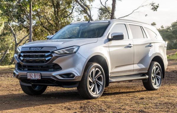 Loạt xe SUV 7 chỗ đua nhau giảm giá cả trăm triệu cuối tháng 5