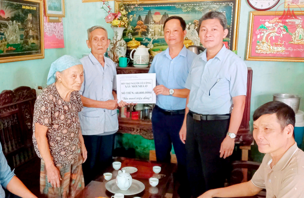 Đẩy nhanh tiến độ xóa nhà tạm, nhà dột nát
