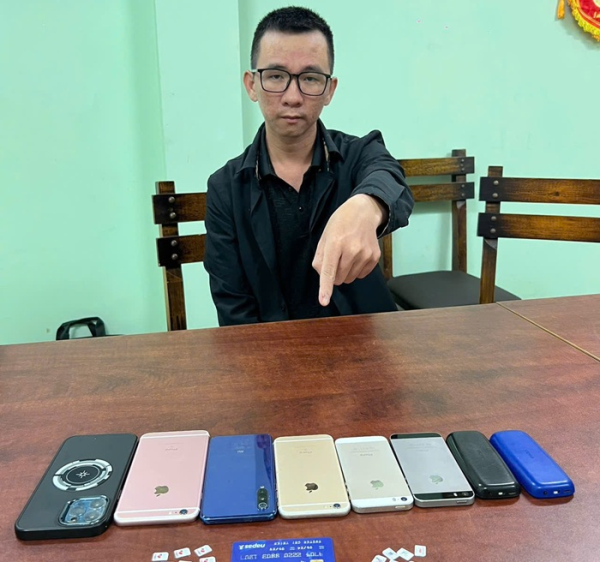 Bắt tạm giam đối tượng lập hàng loạt tài khoản để lừa đảo