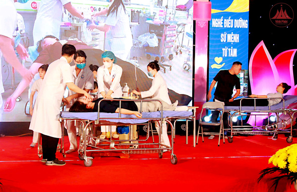 Sôi nổi Hội thi điều dưỡng, hộ sinh, kỹ thuật y giỏi, thanh lịch