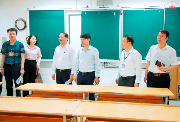 Phó Chủ tịch UBND tỉnh Nguyễn Khắc Hiếu kiểm tra công tác chuẩn bị kỳ thi tuyển sinh THPT