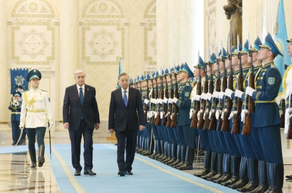 Tổng thống Kazakhstan chủ trì lễ đón Tổng Bí thư Tô Lâm