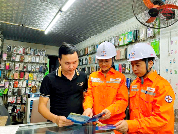 Tiết kiệm và đảm bảo cung ứng điện trong thời gian cao điểm