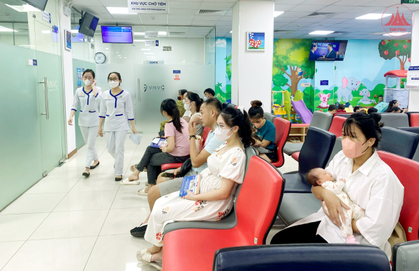 Nắng nóng gây ảnh hưởng lớn đến sức khỏe và sinh hoạt của người dân