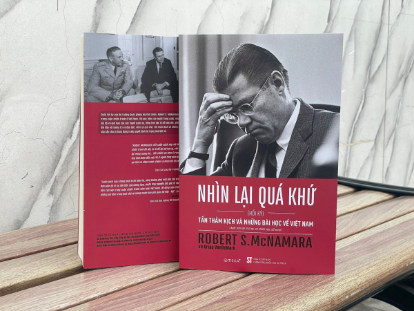 Ra mắt cuốn hồi ký mà cựu Bộ trưởng Quốc phòng Mỹ McNamara định không viết ra