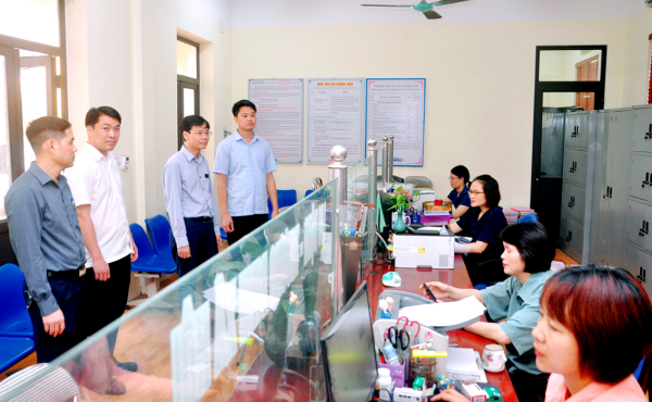 Kiểm tra công tác tổ chức mô hình chính quyền 2 cấp tại huyện Yên Lạc