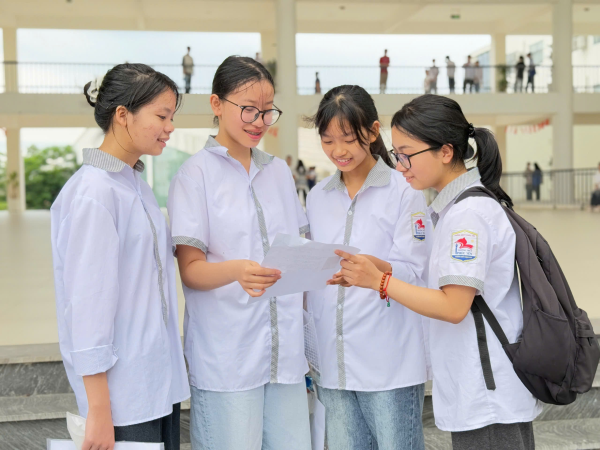 Kỳ thi tuyển sinh vào lớp 10 THPT chuyên năm học 2025 - 2026: Đề thi hay, đổi mới, phù hợp với mục tiêu tuyển sinh vào Trường THPT Chuyên Vĩnh Phúc