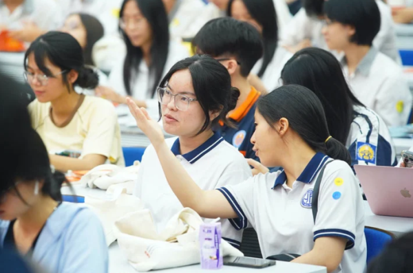 Nhiều đại học "khai tử" khối C vào phút chót, Bộ GD&ĐT yêu cầu điều chỉnh