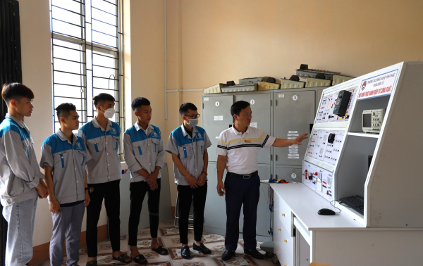 Tín hiệu cho lời giải nguồn nhân lực phát triển doanh nghiệp bền vững