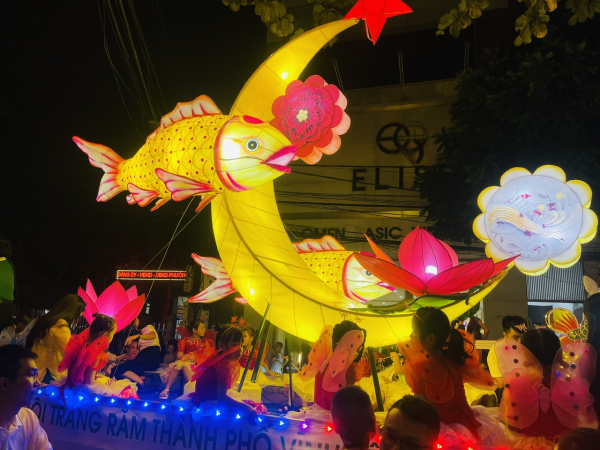 Thành phố Vĩnh Yên:  Ấn tượng Đêm hội "Vầng trăng cổ tích"