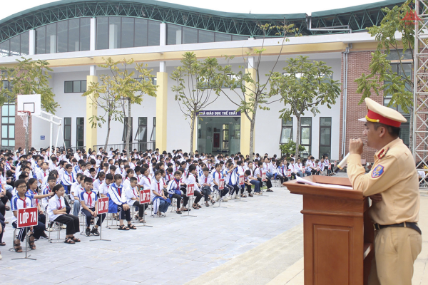 Đảm bảo an toàn giao thông cho học sinh