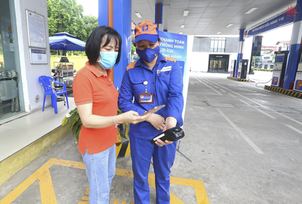 Tăng cường kiểm tra, giám sát thực hiện quy định về hóa đơn điện tử từng lần bán hàng đối với xăng dầu