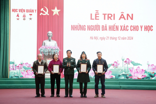 Tri ân những người hiến xác cho y học