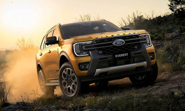 Ford Everest bán nhiều hơn các đối thủ cộng lại