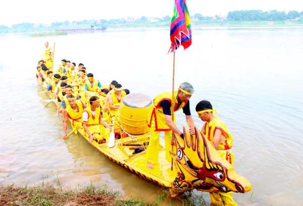 Nét đẹp Lễ hội Bơi chải truyền thống xã Tứ Yên