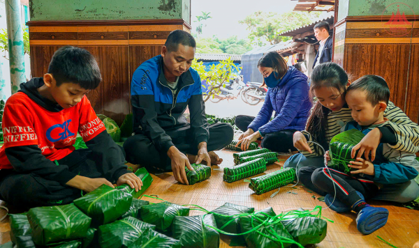 Nhộn nhịp làng nghề những ngày cận Tết